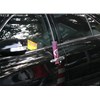 車窗小廣告危害大！車主及時(shí)清理很重要